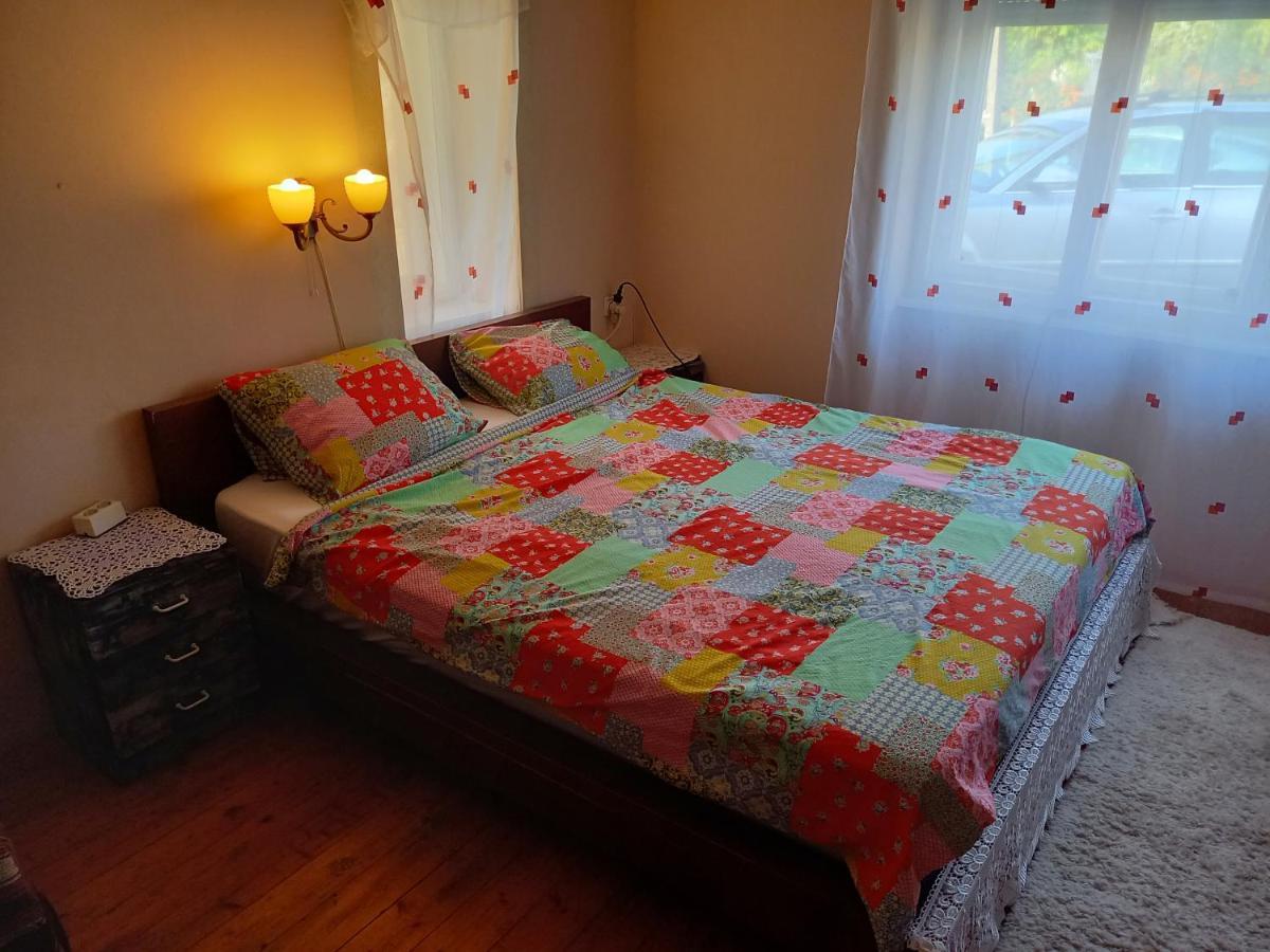 Apartmán Kert Oevezeti Lakas Gyöngyös Exteriér fotografie